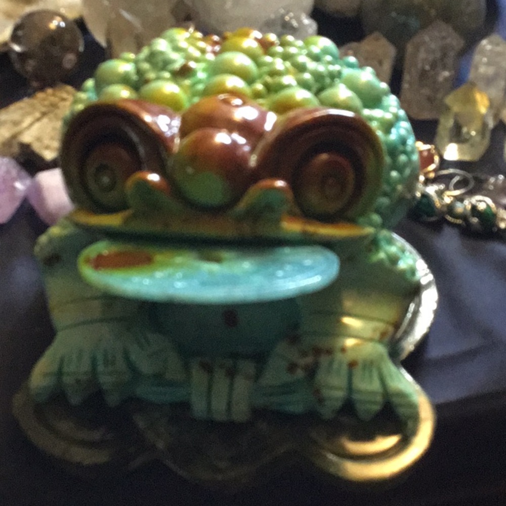 Decorative Incredible Toad 🐸 weight 10lbs